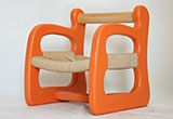Child chair-オレンジ（斜め）
